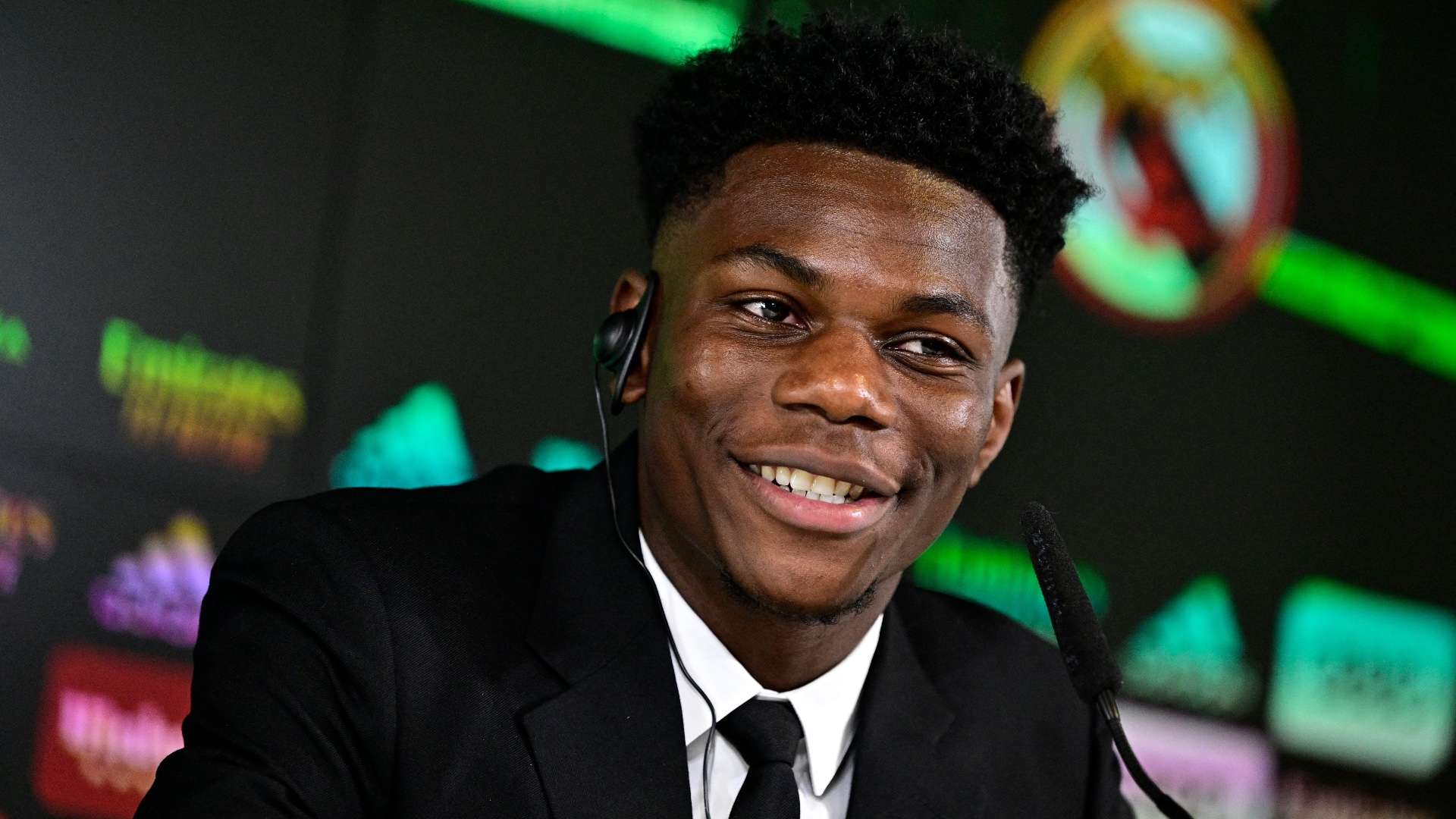 都容不得半 都容不得半